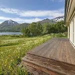 3 Bedroom Lovely In Hol *