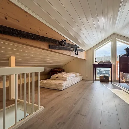 Hermosa Casa De 3 En Hol